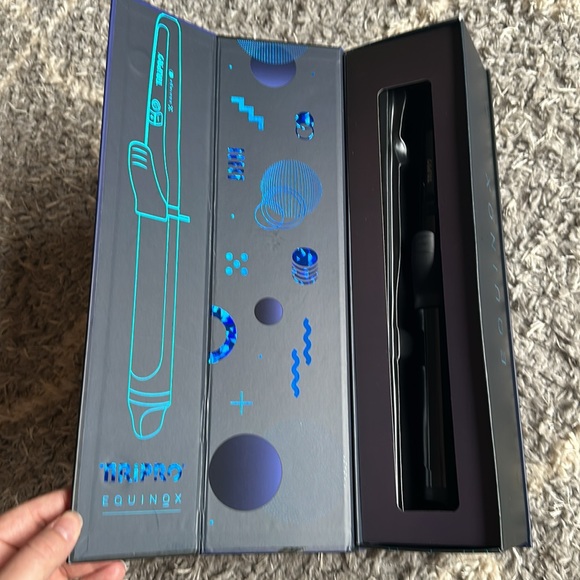 Tiri Pro Equinox Curling Iron - Picture 2 of 3